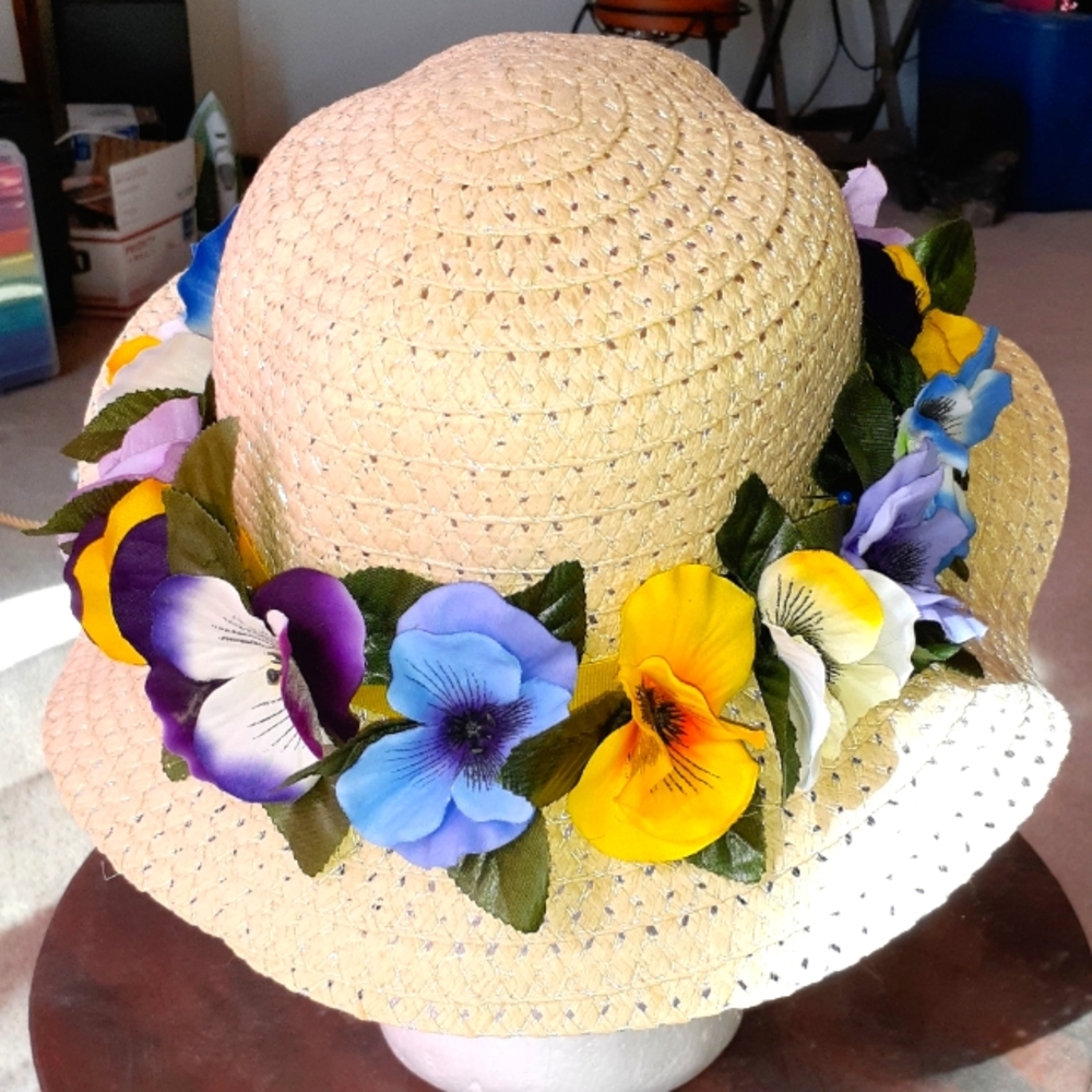 GROOVY GLAM Flower Power Beige Wide Brim Straw Hat with Silk Pansies - Picture 7 of 10